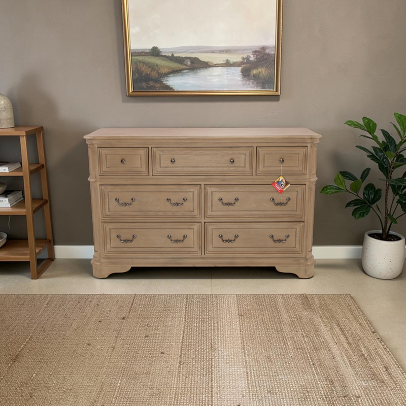 Laurel Foundry Modern Farmhouse Colchester 7 Drawer Dresser