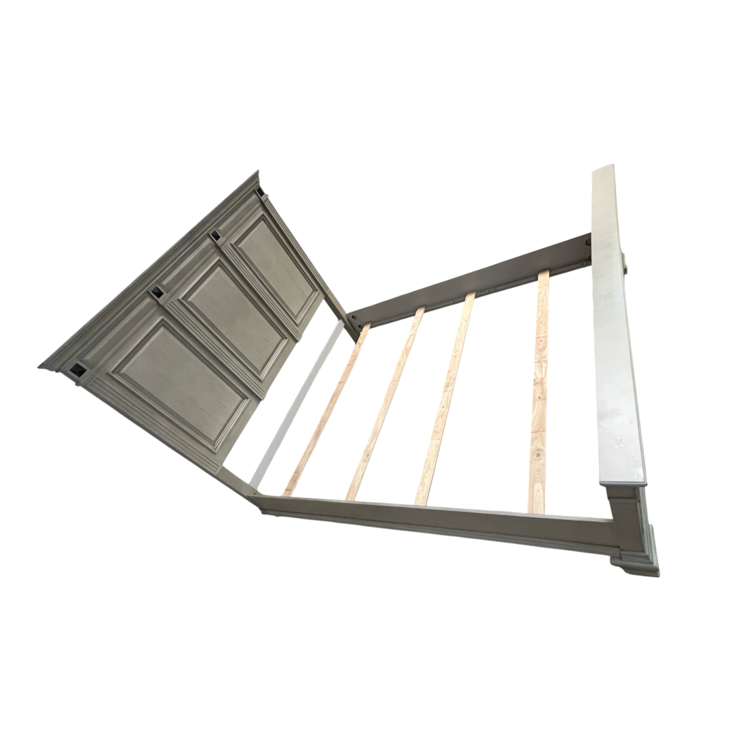 Cambridge Heritage Queen-Size Bed Frame, Light Wash