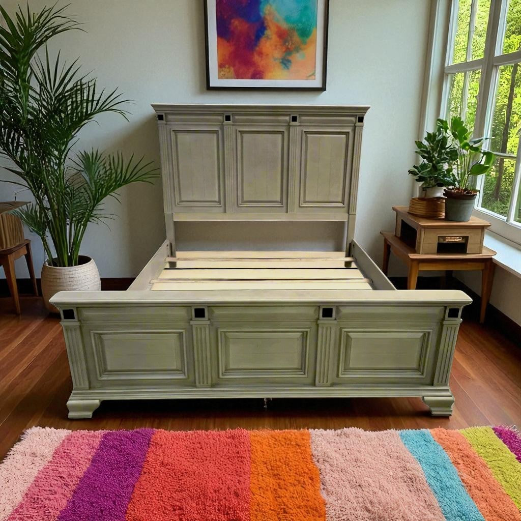 Cambridge Heritage Queen-Size Bed Frame, Light Wash