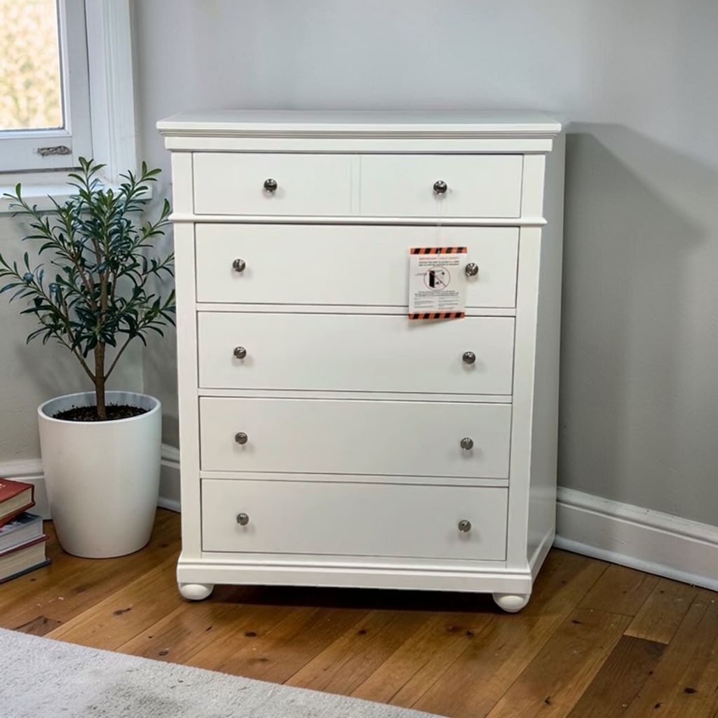 Legacy Classic Canterbury Natural White Drawer Chest