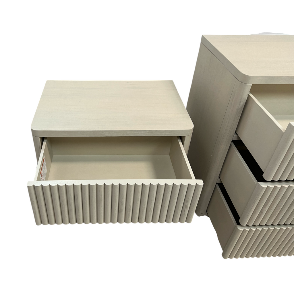 Lulu and Georgia Rutherford 6 Drawer Dresser and Nightstand Set